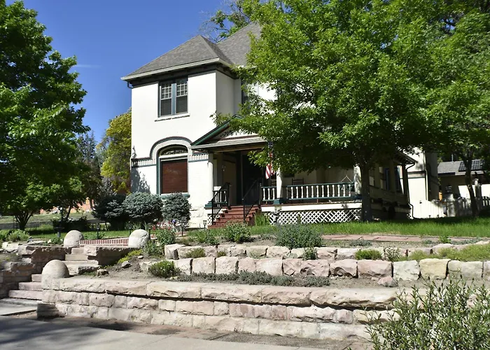 Downen House Bed & Breakfast