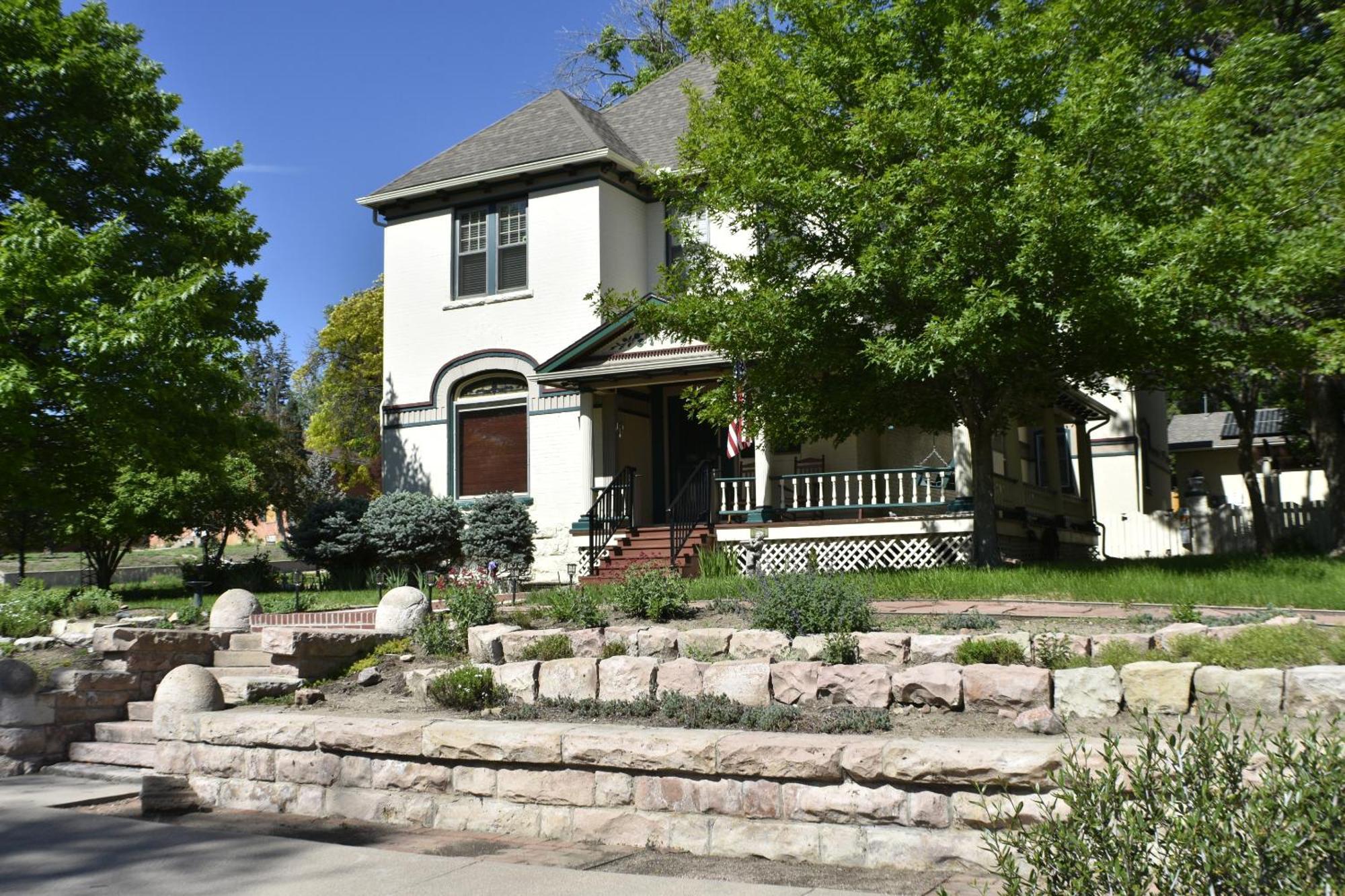 Downen House Bed & Breakfast Pueblo